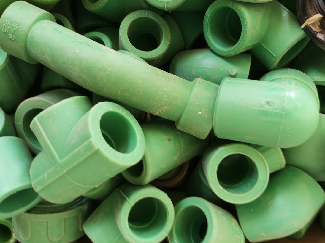 PPR pipe fittings were on the box